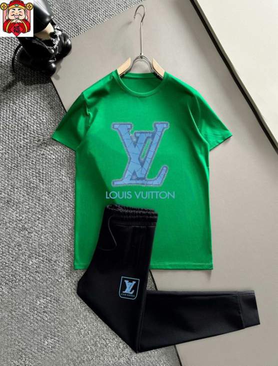 Picture of LV Shirt Pant Suits _SKULVM-5XLkdtr16223652
